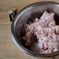 اوکراین Benderiki با گوشت چگونه به آشپزی Bendericks یخ زده